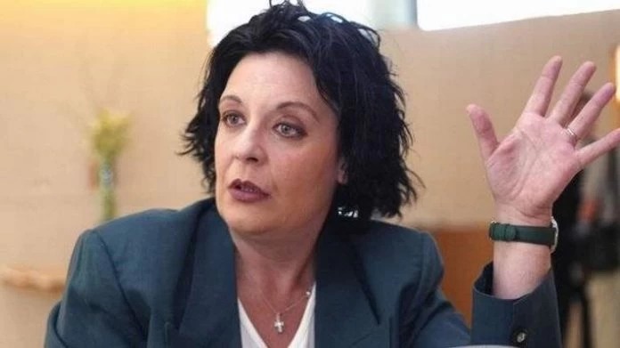 Λιάνα Κανέλλη: «Στημένο το σκηνικό στην Επιτροπή της Βουλής» – Δείτε την συνέντευξη